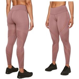 Lululemon | Reveal Tight Precision lululemon X Barrys collaboration